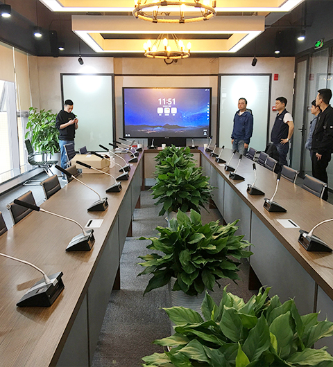 蔚蓝世界使用MAXHUB午夜视频APP污下载