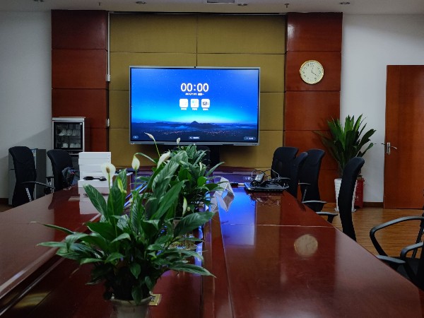 高性价比午夜视频APP污下载，助力企业升级会议室