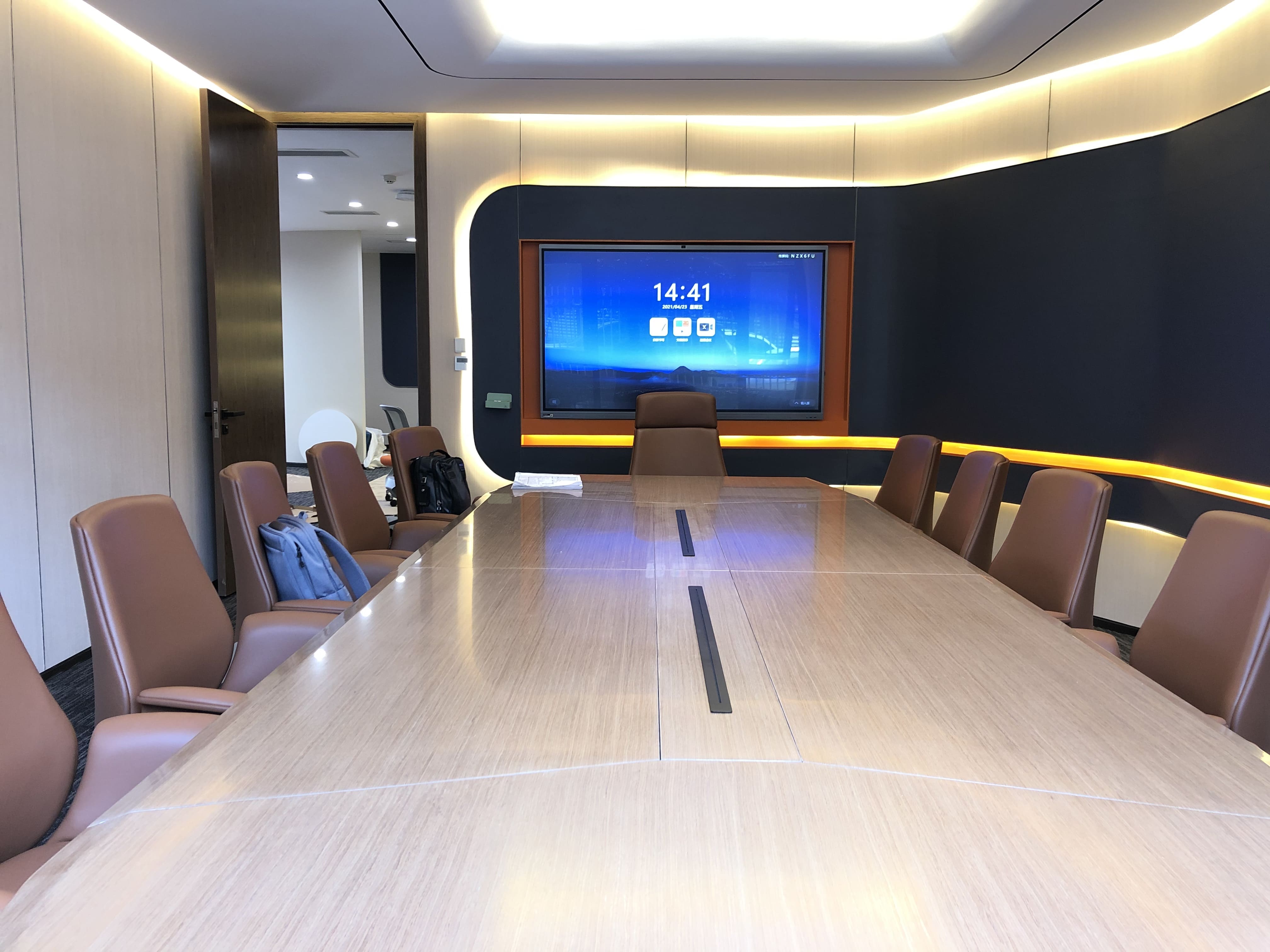 新会议室装修，会议室升级选什么会议设备？