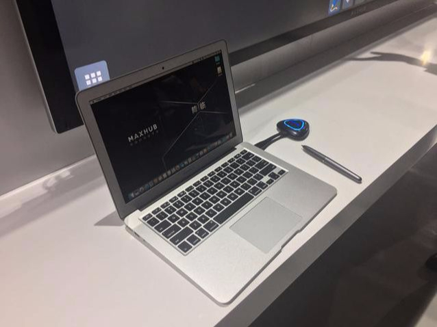 MAXHUB使用无线传屏器时候，只传屏图像吗？