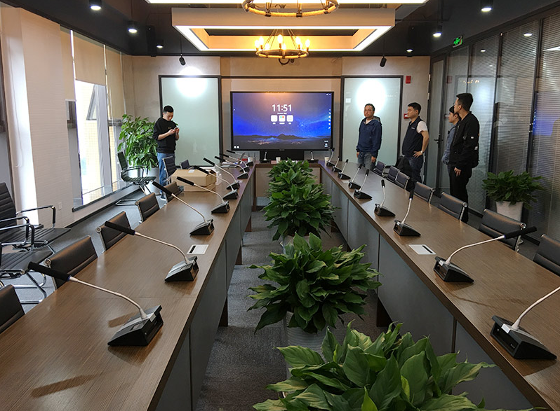 午夜免费视频APP工程师服务客户现场