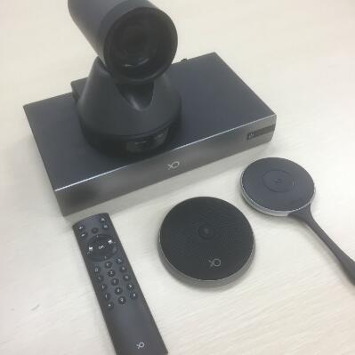小鱼易连ME40摄像头、主机、遥控器、麦克风，小鱼易连NP30无线传屏器