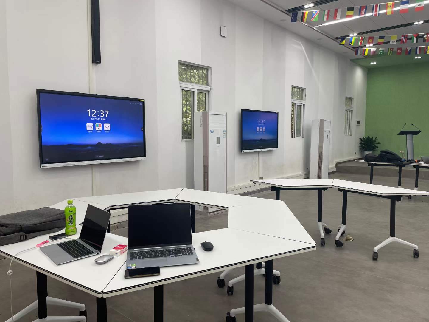 精英律师的会议室应该用MAXHUB午夜视频APP污下载来录音、录屏